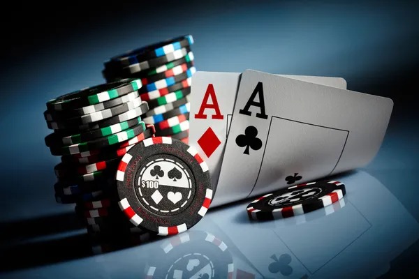 boneng jitu mobile app interface showing slot games and live-dealer tables